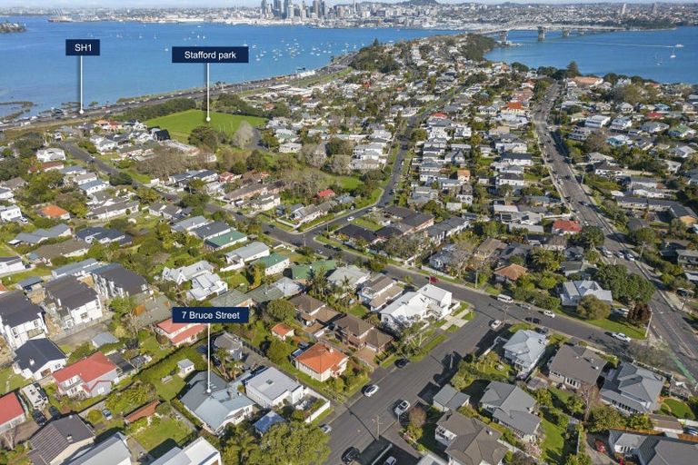Photo of property in 7 Bruce Street, Northcote Point, Auckland, 0627