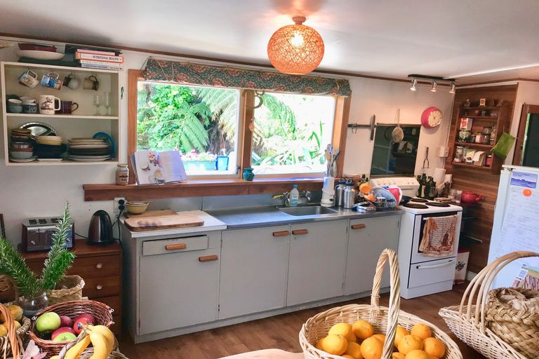 Photo of property in 7 Snowden Place, Raglan, 3225