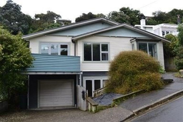 Photo of property in 5 Valley Street, Island Bay, Wellington, 6023