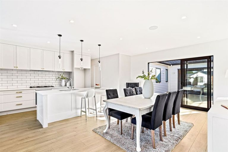 Photo of property in 1 Croatia Avenue, Kumeu, 0810