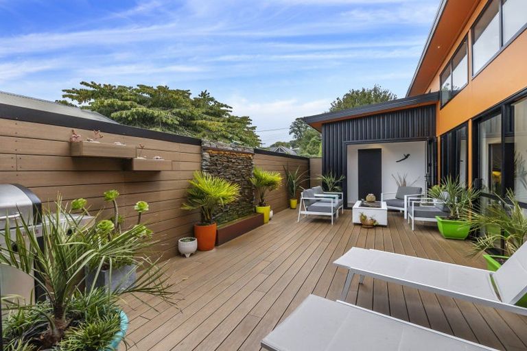 Photo of property in 17 Neidpath Road, Mornington, Dunedin, 9011