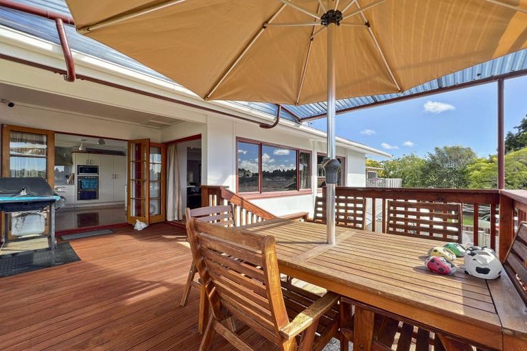 Photo of property in 12 Frank Place, Hillpark, Auckland, 2102