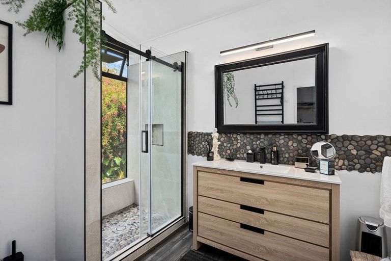 Photo of property in 2 Exeter Place, Tihiotonga, Rotorua, 3015