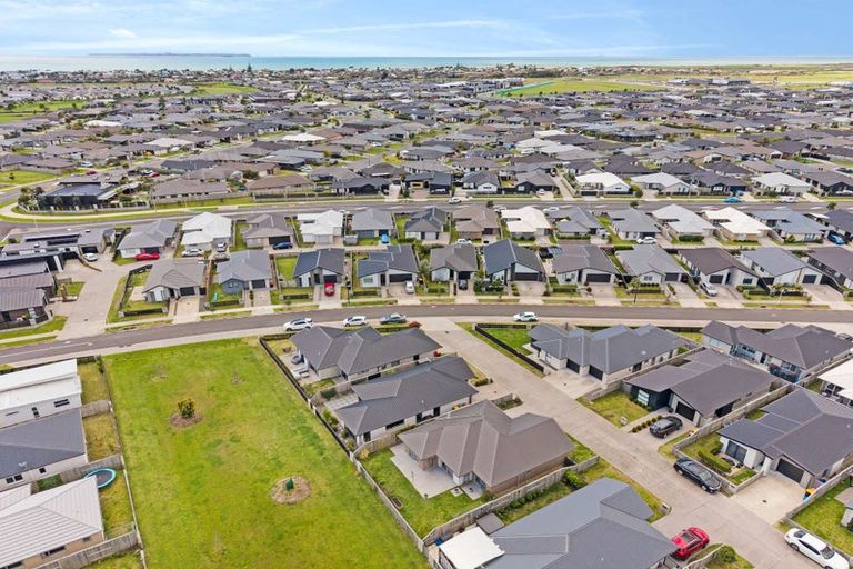 Photo of property in 6 Navy Lane, Papamoa, 3118