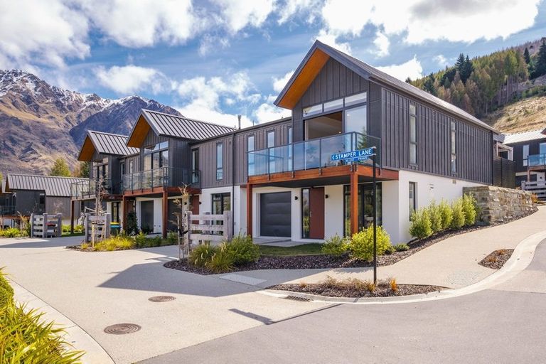 Photo of property in 2 Stamper Lane, Arthurs Point, Queenstown, 9371