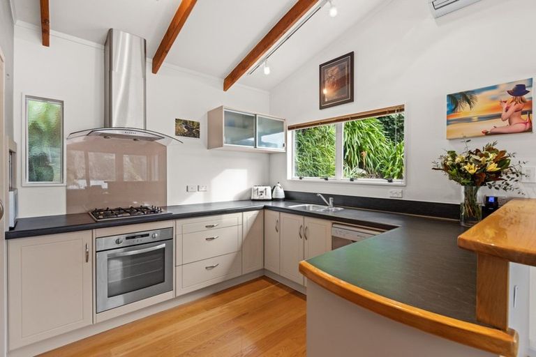 Photo of property in 94 Milton Road, Bluff Hill, Napier, 4110