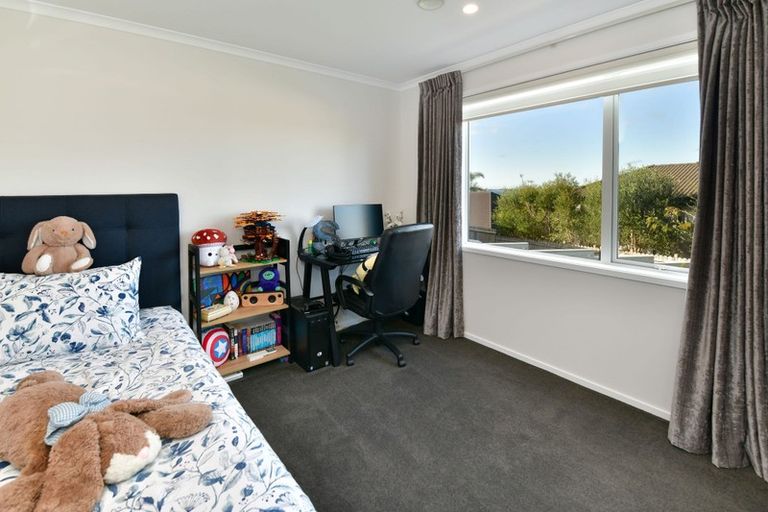 Photo of property in 36 Manhattan Rise, Orewa, 0931