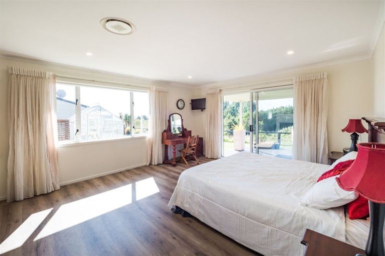 Photo of property in 71 Polson Hill Drive, Aokautere, Palmerston North, 4471