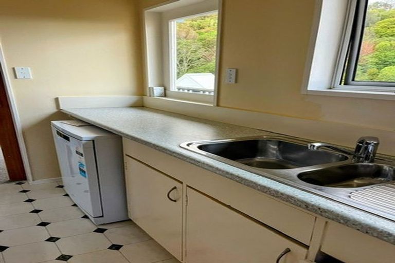 Photo of property in 141 Orangi Kaupapa Road, Northland, Wellington, 6012