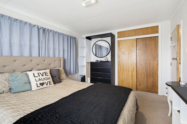 Photo of property in 32 Langley Avenue, Milson, Palmerston North, 4414