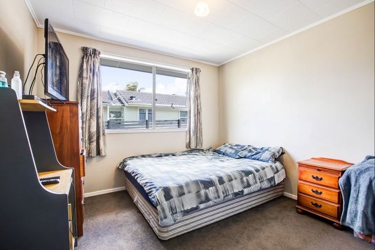 Photo of property in 30 Sunline Avenue, Massey, Auckland, 0614