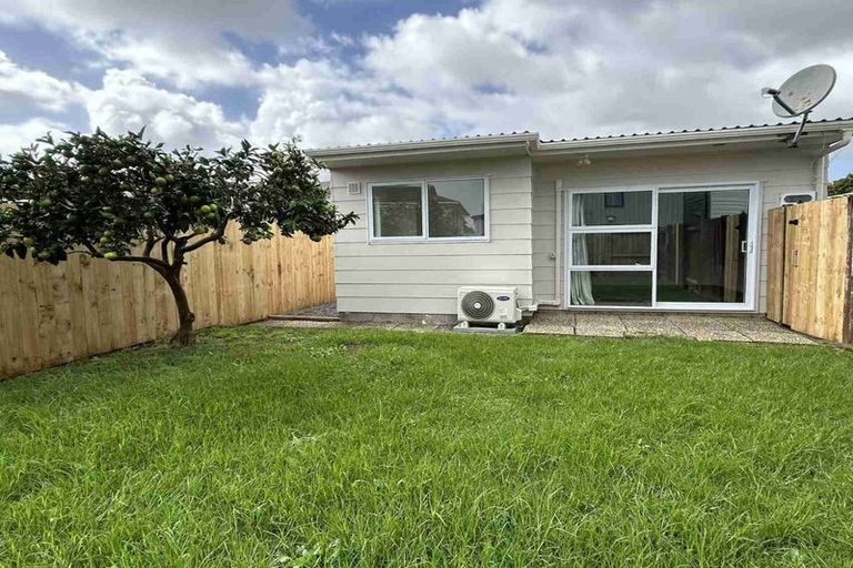 Photo of property in 6 Adel Place, Weymouth, Auckland, 2103