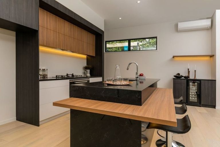 Photo of property in 21b Churchouse Road, Greenhithe, Auckland, 0632