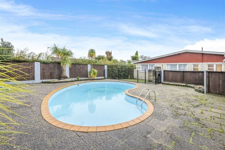 Photo of property in 30 Sunnypark Avenue, Rosehill, Papakura, 2113
