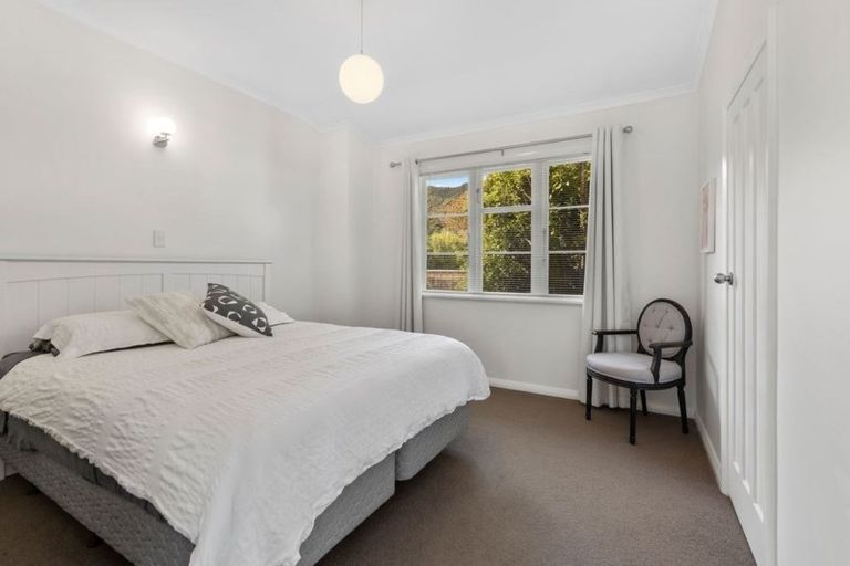 Photo of property in 16 Avon Street, Waterloo, Lower Hutt, 5011