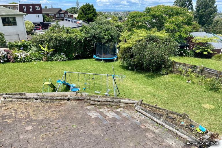 Photo of property in 1/457a Glenfield Road, Glenfield, Auckland, 0629