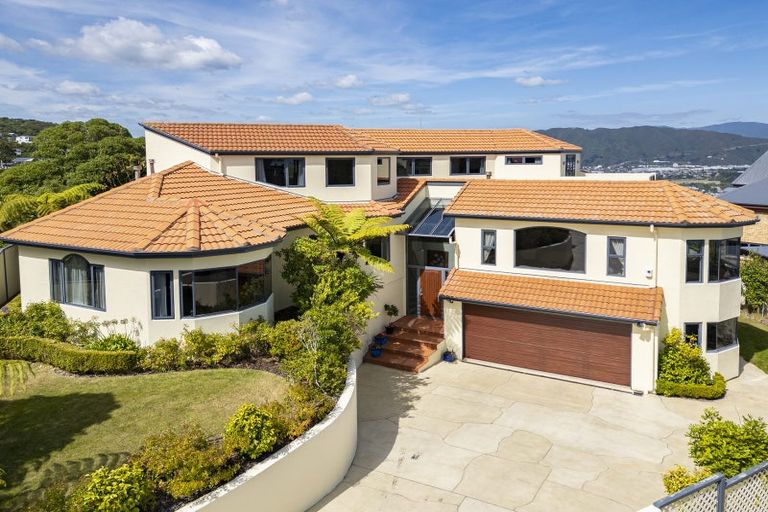 Photo of property in 19 George Gee Drive, Korokoro, Lower Hutt, 5012