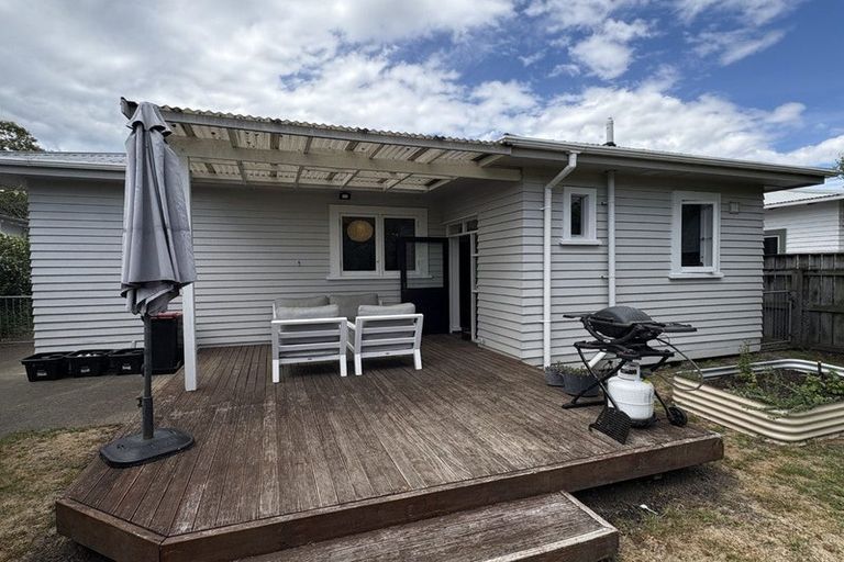 Photo of property in 111 Duchess Crescent, Mayfair, Hastings, 4122