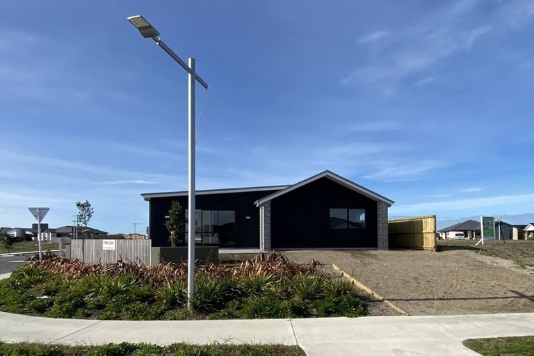 Photo of property in 1 Komata Crescent, Papamoa Beach, Papamoa, 3118