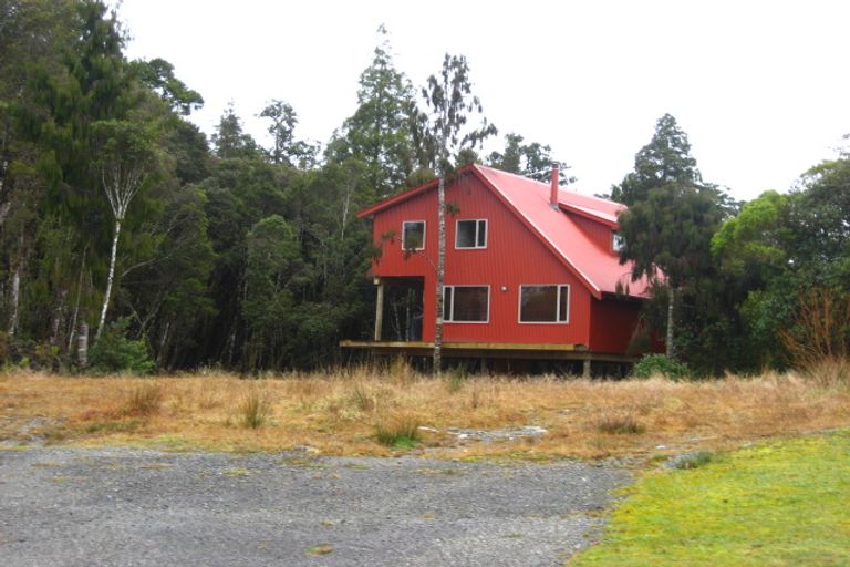 Photo of property in 19 Brownlee Drive, Moana, 7872