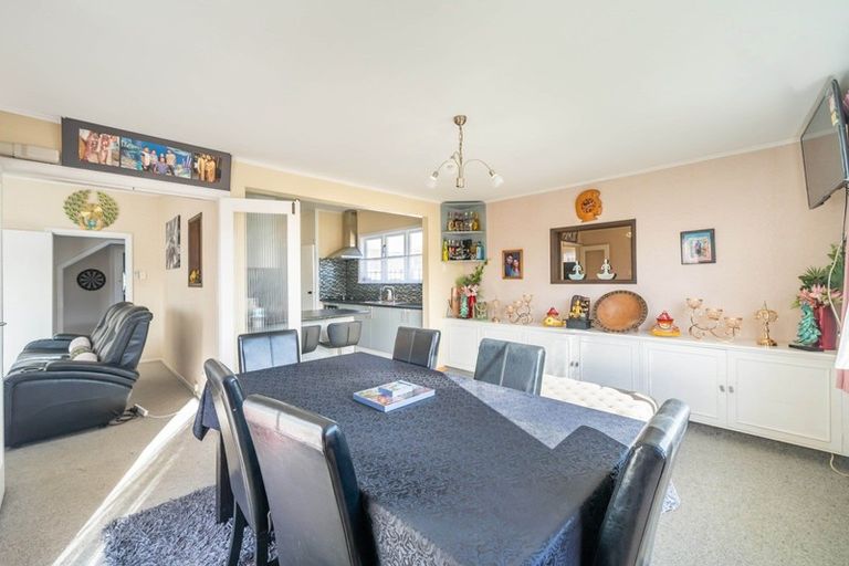 Photo of property in 68 Churton Crescent, Taita, Lower Hutt, 5011