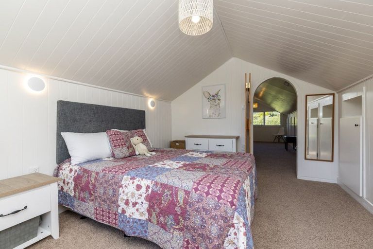 Photo of property in 11 Tiromoana Road, Raumati South, Paraparaumu, 5032