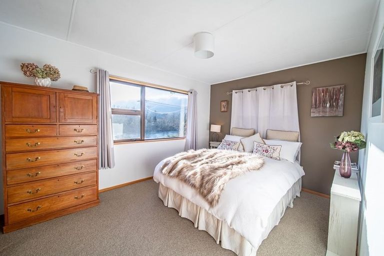 Photo of property in 43 Cheviot Street, Roxburgh, 9500