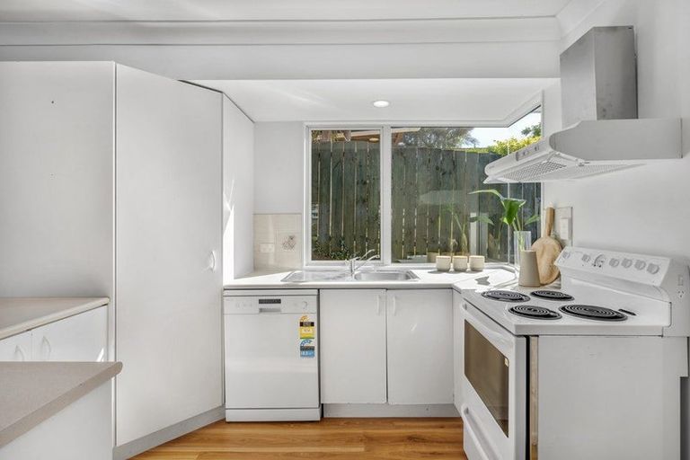 Photo of property in 43 Donald Street, Stanmore Bay, Whangaparaoa, 0932