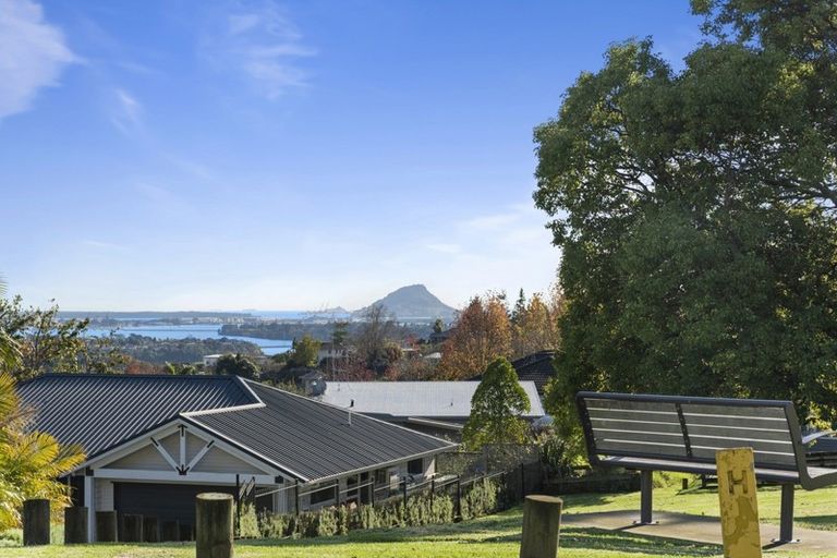 Photo of property in 21 Holcombrooke Lane, Welcome Bay, Tauranga, 3175