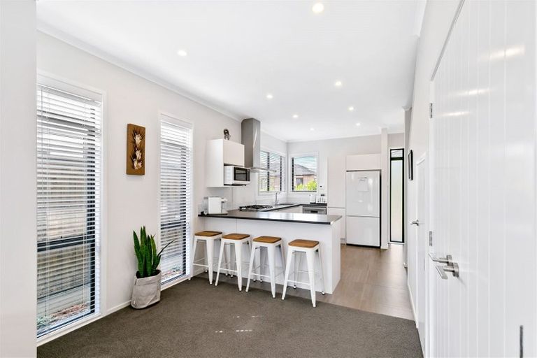 Photo of property in 12a Dida Park Drive, Kumeu, 0810