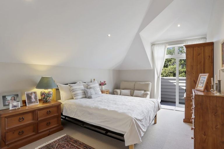 Photo of property in 291 Forest Hill Road, Waiatarua, Auckland, 0612