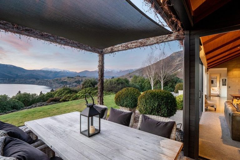 Photo of property in 12 Alfred Duncan Drive, Lake Hayes, Queenstown, 9371