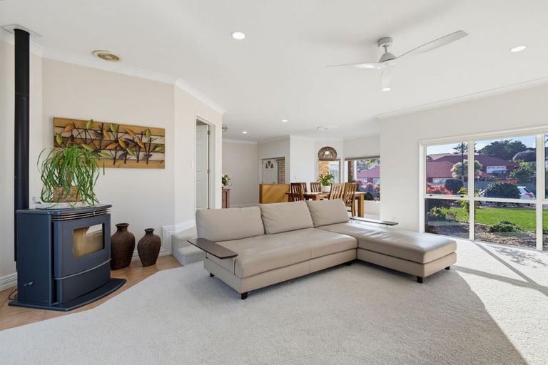 Photo of property in 36 Stewart Gibson Place, Manurewa, Auckland, 2105