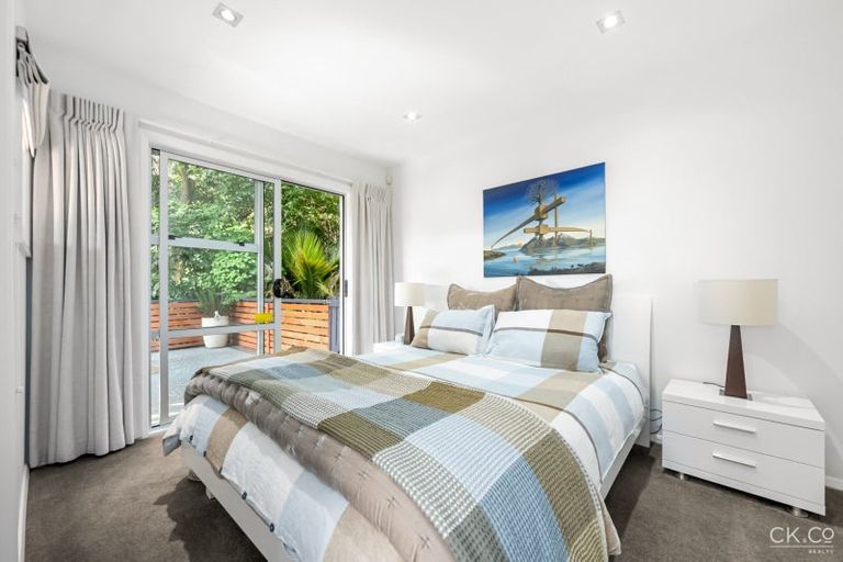 Photo of property in 212 Whites Line East, Waiwhetu, Lower Hutt, 5010