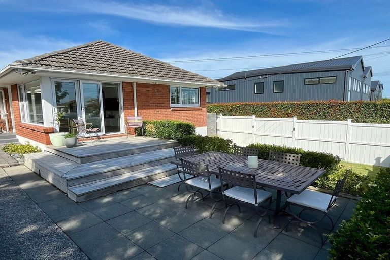 Photo of property in 1/6 Northboro Road, Hauraki, Auckland, 0622