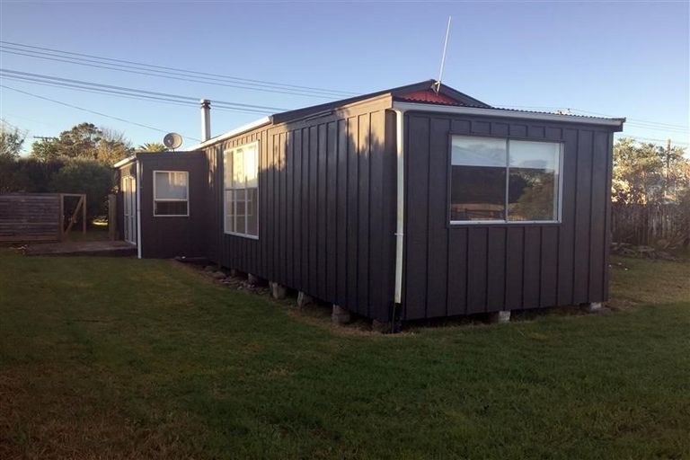 Photo of property in 24 Gossling Street, Okato, 4335