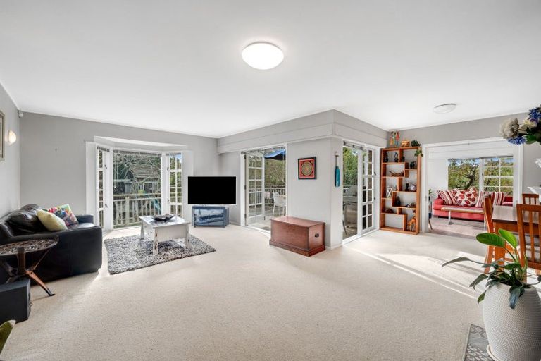 Photo of property in 32 Harford Place, Pakuranga Heights, Auckland, 2010