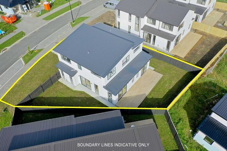 Photo of property in 9 Korowhiti Road, Clarks Beach, 2122