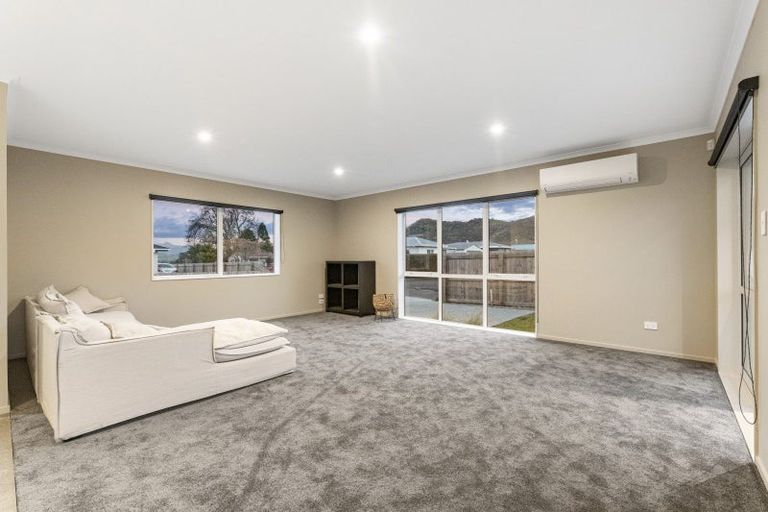 Photo of property in 12 Carrick Robertson Place, Waihi, 3610