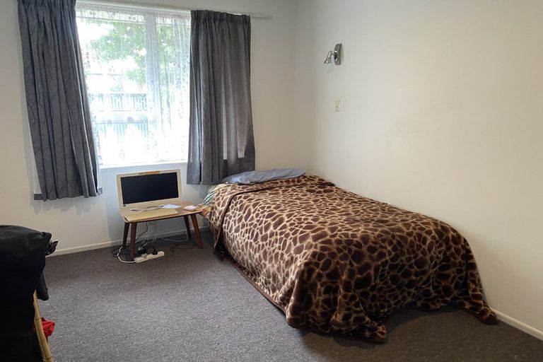 Photo of property in 2/21a Quinns Road, Shirley, Christchurch, 8013