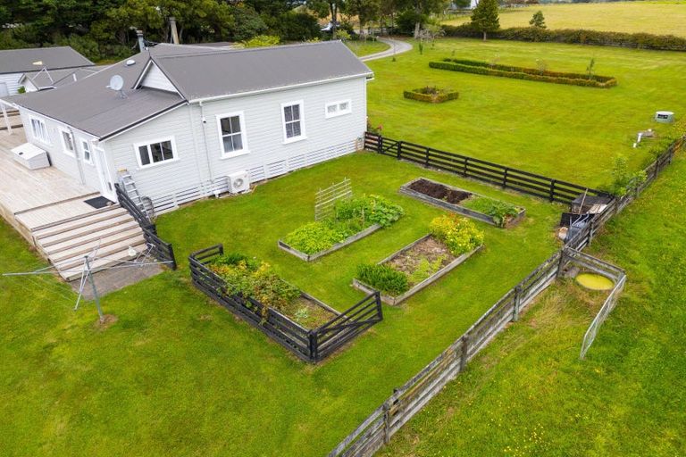 Photo of property in 63 Riversdale Road, Waihakeke, Carterton, 5792