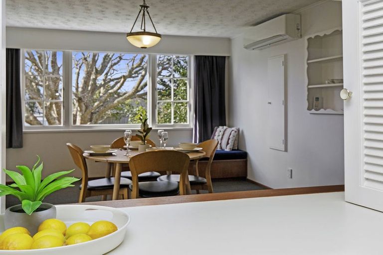 Photo of property in 27 Sunbrae Drive, Silverstream, Upper Hutt, 5019