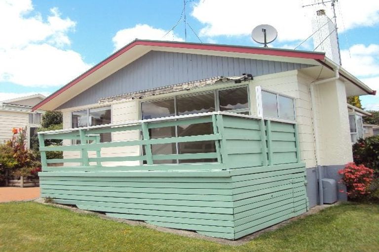 Photo of property in 74 Amanda Avenue, Dinsdale, Hamilton, 3204