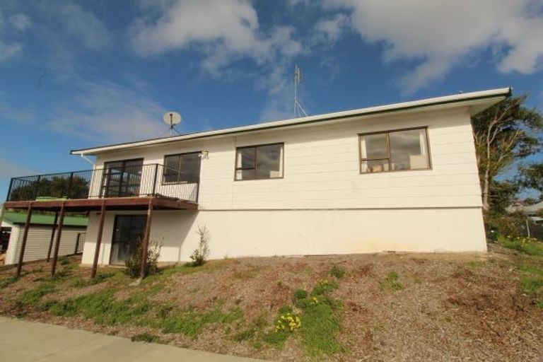 Photo of property in 35 Gledstane Road, Stanmore Bay, Whangaparaoa, 0932