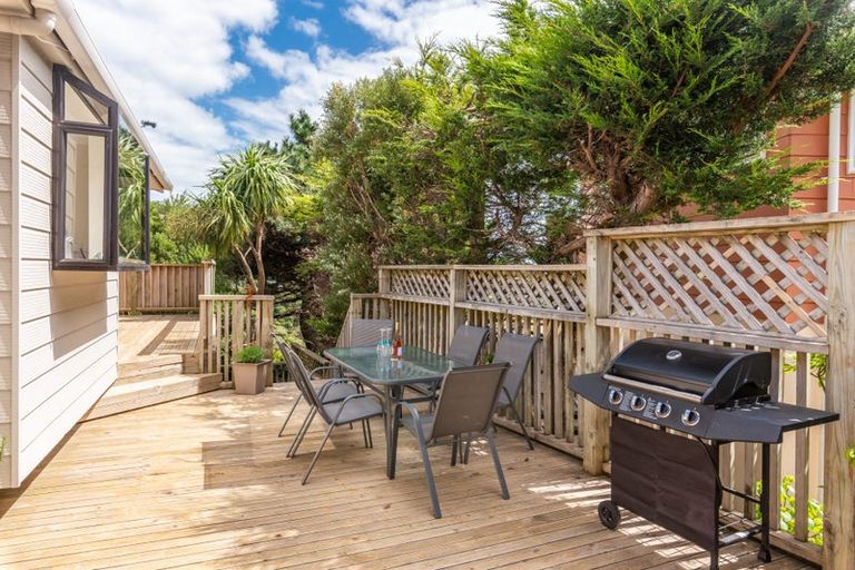 Photo of property in 15 Puketai Place, Pukerua Bay, 5026