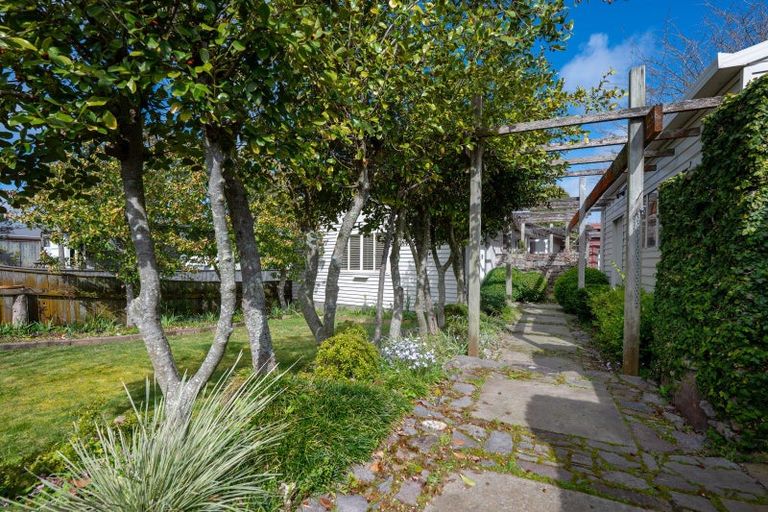 Photo of property in 35 Tamatea Road, Taupo, 3330