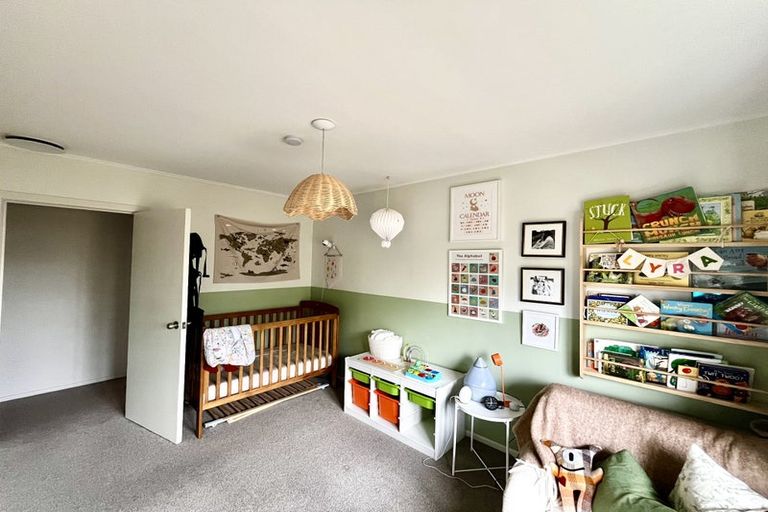 Photo of property in 52 Flanshaw Road, Te Atatu South, Auckland, 0610