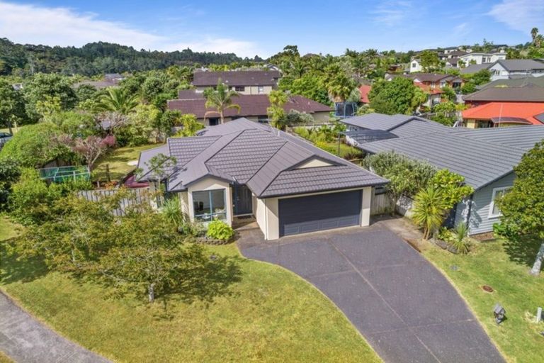 Photo of property in 17 Admirals Court Drive, Greenhithe, Auckland, 0632