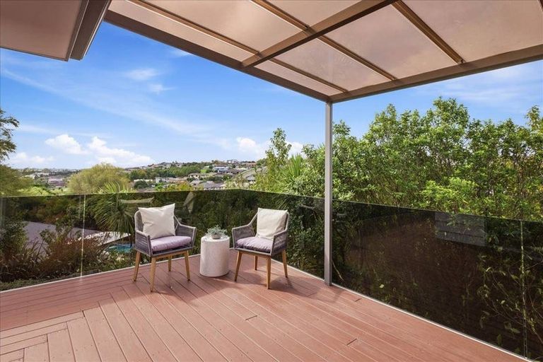 Photo of property in 11 Southill Way, Pyes Pa, Tauranga, 3112
