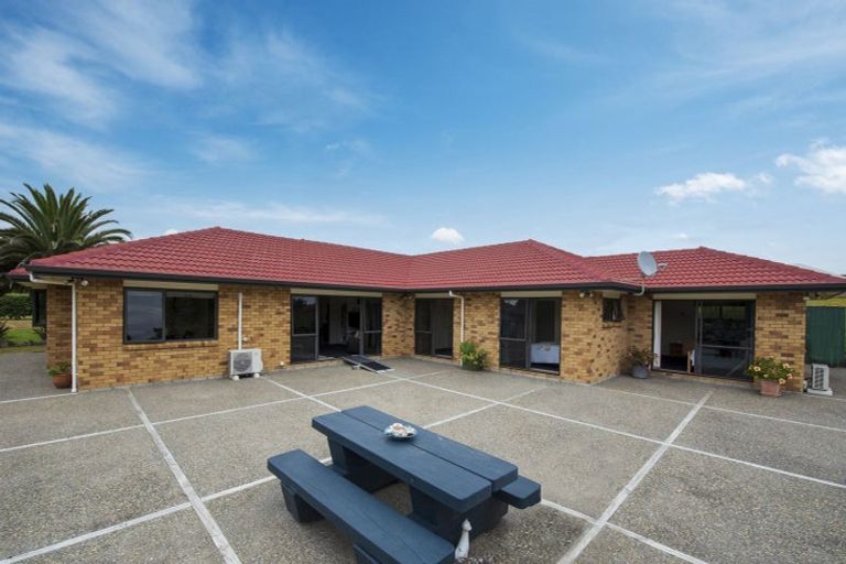 Photo of property in 47 Rutherford Drive, Waikanae Beach, Waikanae, 5036